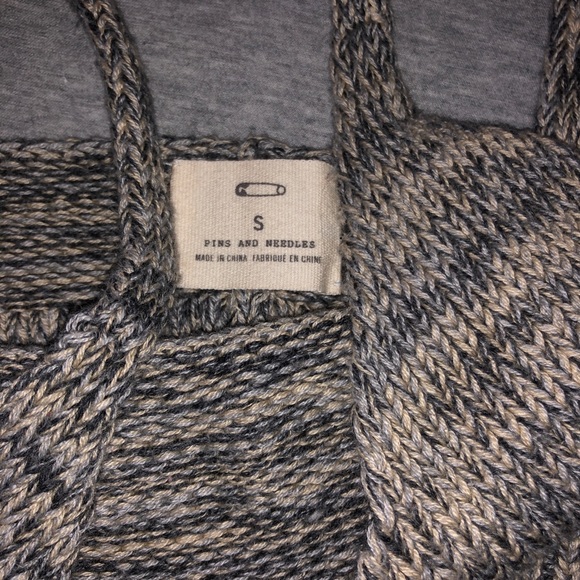 Ribbed Knit Cropped Tank - Picture 6 of 6